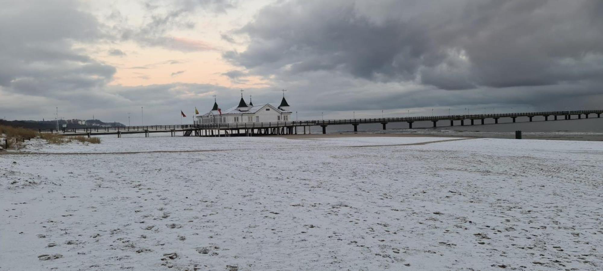 Strandhaus Ahlbeck Херингсдорф Екстериор снимка
